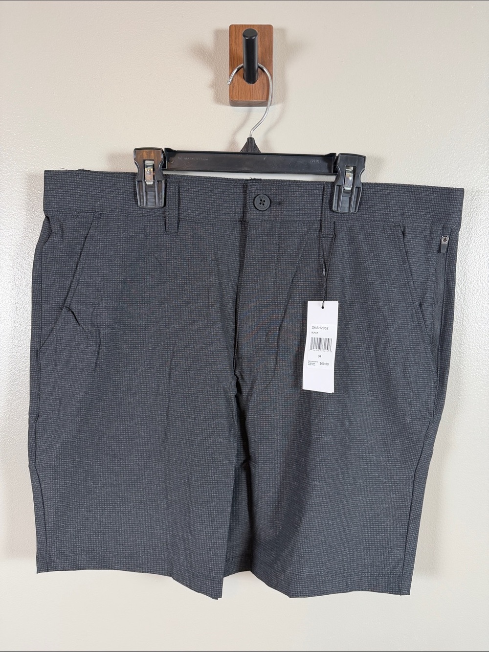 DKNY Men's Black Flat Front Performance Shorts - 8” inseam